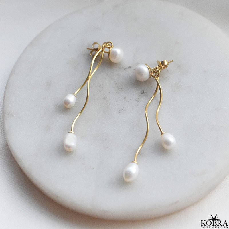 "Silke" 18 karat forgyldte curvy perle reringe