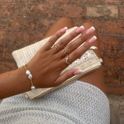 "Mango" 18 carat gold plated bracelet with large freshwater pearls