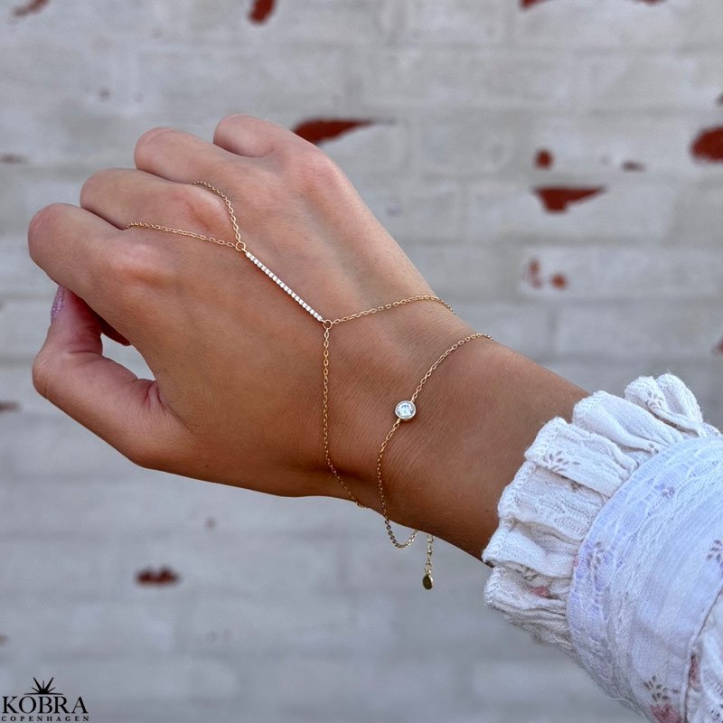 "Yasmine" 18 carat gold plated hand chain and ring