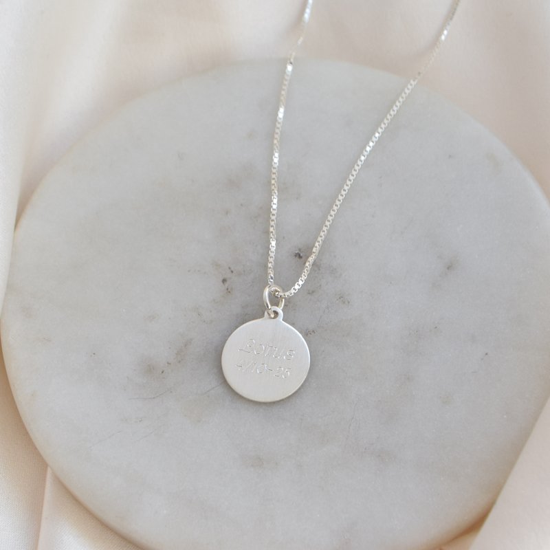 "Harmony" necklace in sterling silver with an amulet and personal engraving
