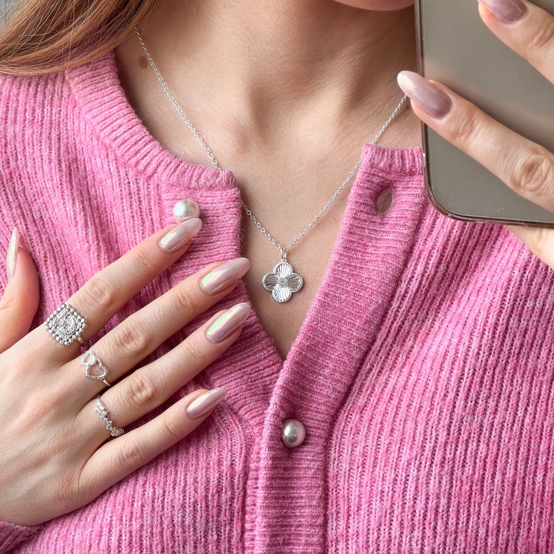 "Fleur" Silverhalsband med Fyrkl�ver och Stenar