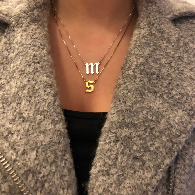 "Bronx" 18 karat forgyldt bogstav halskde med dit bogstav