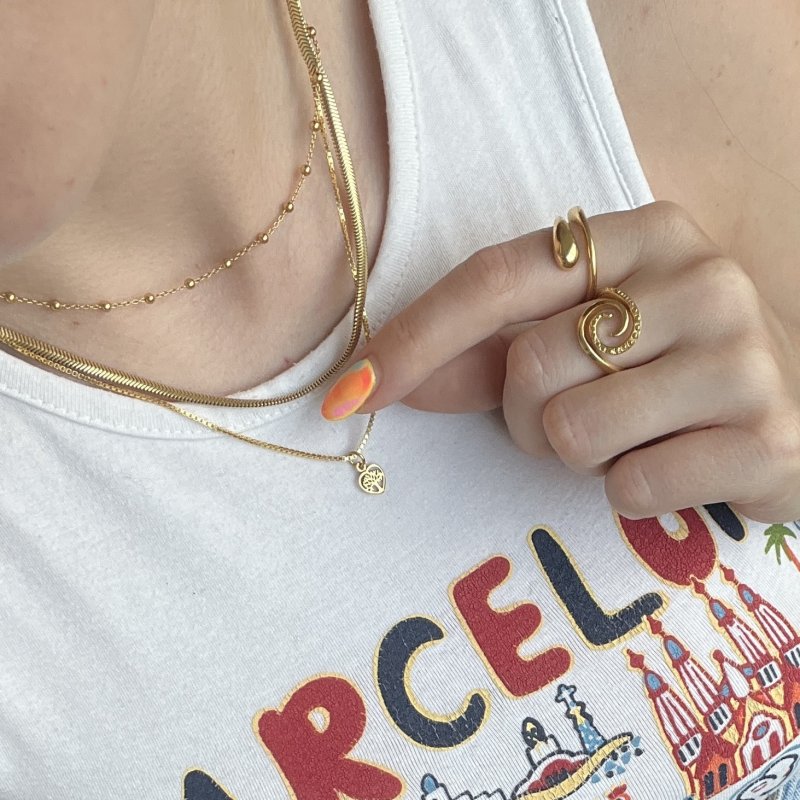 "Sigrid" hjerteformet halskjede med livets tre i gull