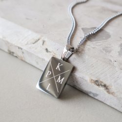"Reign" necklace in stainless steel with cross engraving