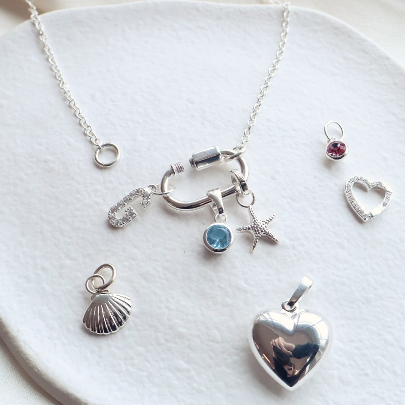 "Charm Club" silverhalsband med l�s f�r charms