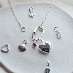 "Charm Club" silverhalsband med l�s f�r charms