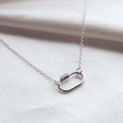 "Charm Club" silverhalsband med l�s f�r charms