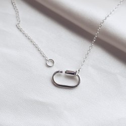 "Charm Club" silverhalsband med l�s f�r charms
