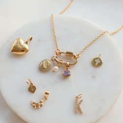 "Charm Club" guldpl�terat halsband med l�s f�r charms