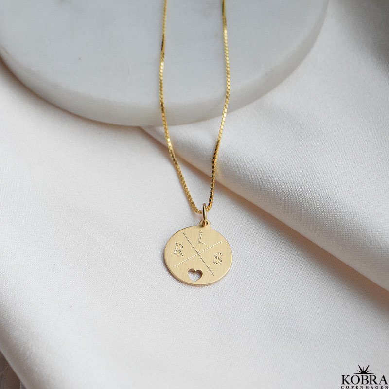 "Daphne" 18 karat forgyldt amulet med kryds og hjerte