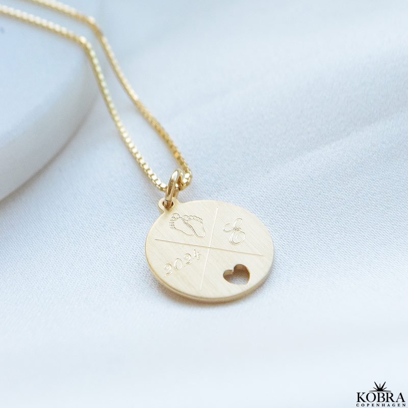 "Daphne" 18 karat forgyldt amulet med kryds og hjerte