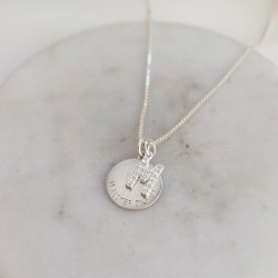 "Journal" amulettkjede i s�lv med gravering og personlig brev