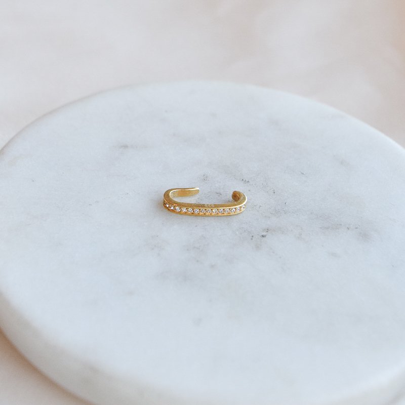 "Kati" gold-plated earcuff with stones