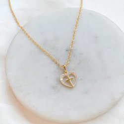 "Leah" halsk�de i 18k forgyldt sterling s�lv med hjerte, kors og zirkonia sten