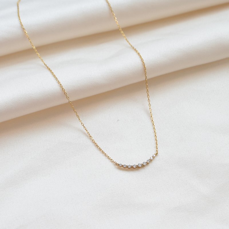 "Limone" halsk�de i 18k forgyldt sterling s�lv med hvide zirkonia sten