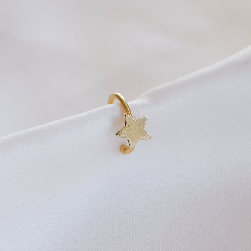 "Little star" earcuff i 18 karat forgylt sterlings�lv.