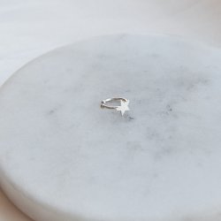 "Little star" earcuff med stjerne i s�lv.