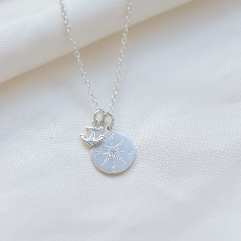 "Lost Without You" halsk�de i matteret eller blankt sterling s�lv med kompas og anker - inklusiv personlig gravering