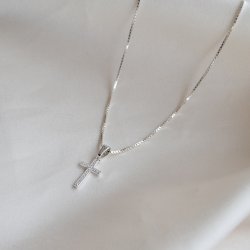 "Lucia" halsk�de i sterling s�lv med zirkonia kors