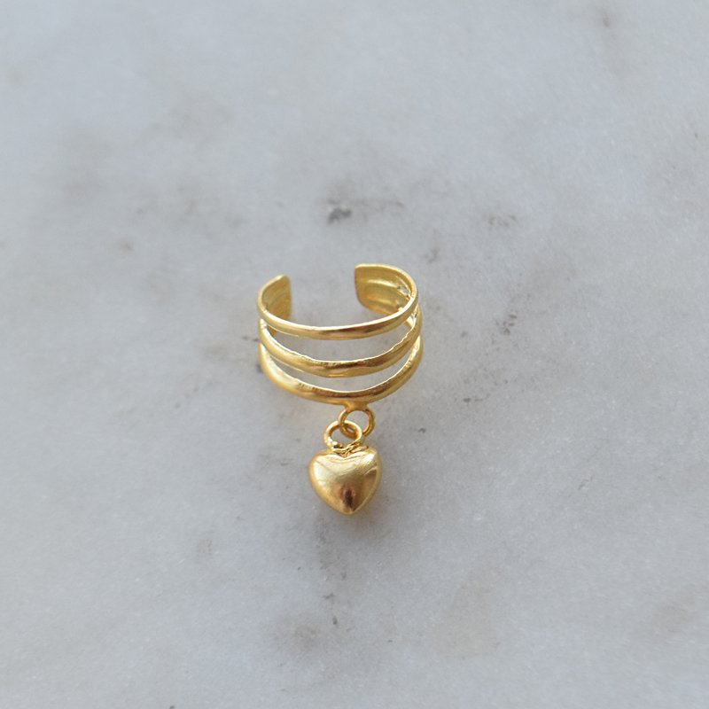 "Lumi" earcuff med hjerte i 18k gullbelagt s�lv