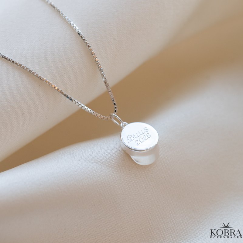 Studenterhue / studentersmykke uden farvet b�nd med gravering