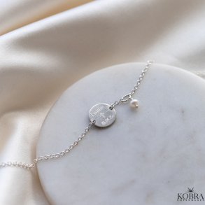 Konfirmationssmykke - s�lv armb�nd med �gte ferskvands perle og personlig gravering