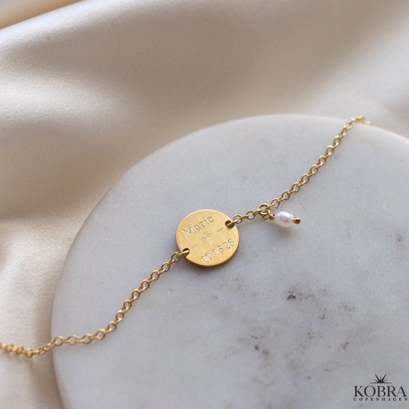 Konfirmationssmykke - guld armb�nd med din indgravering