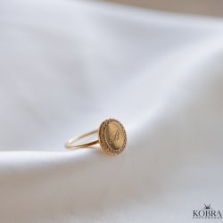 "Dazzling" Forgylt Ring med Gravering � 18K S�lv &amp; Hvite Stener