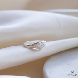 "Esther" Crushed Heart Ring i sterling s�lv