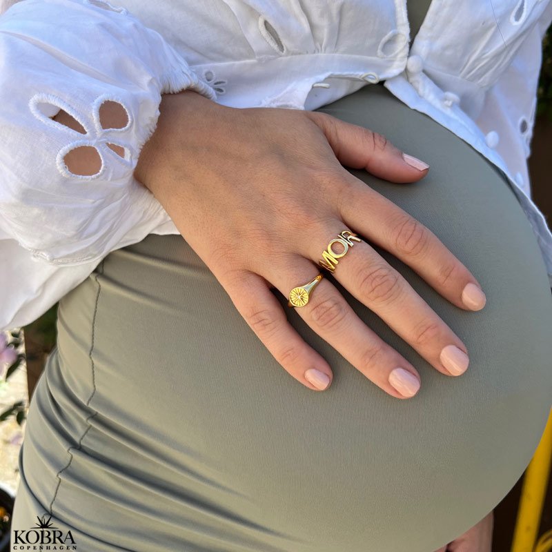 "MOR" ring i guld
