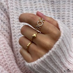 "Liva" enkel guld ring med lille hjerte