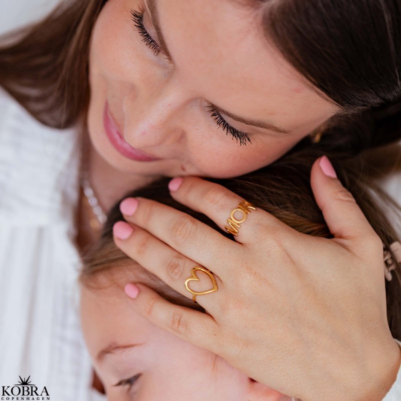 "Love" stor hjerte ring i guld