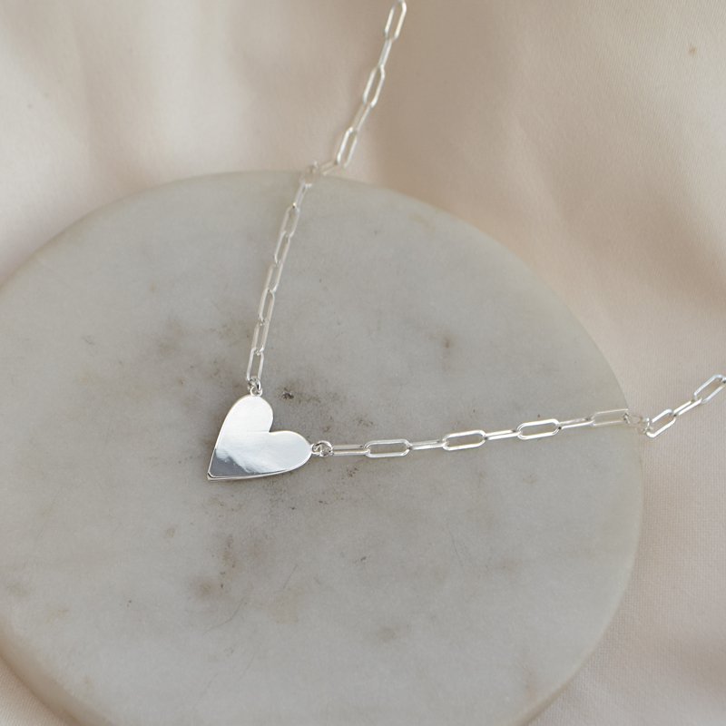 "Mathilde" halsband med hj�rta i sterlingsilver