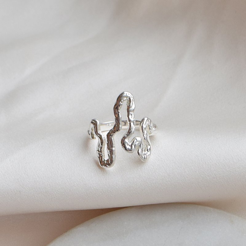 "Nagini Organic" sterling silver snake ring