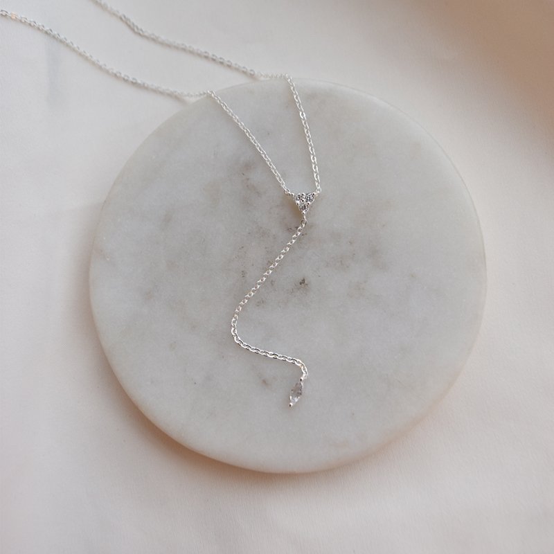 "Petra" halsband med zirkonia i silver