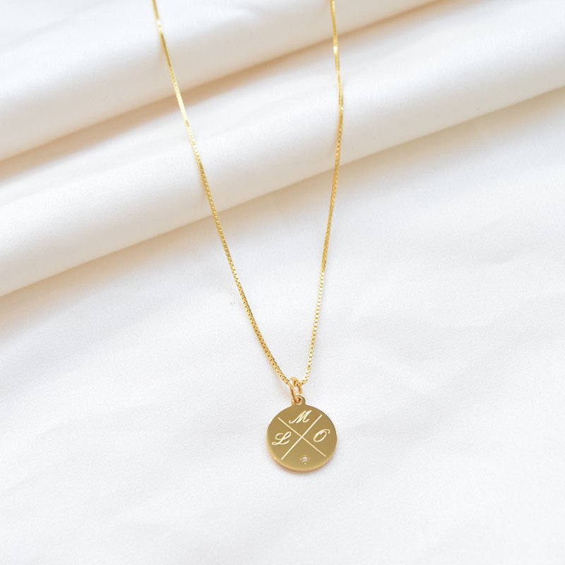 "Precious" amulet i 18k forgyldt sterling s�lv med kryds gravering 