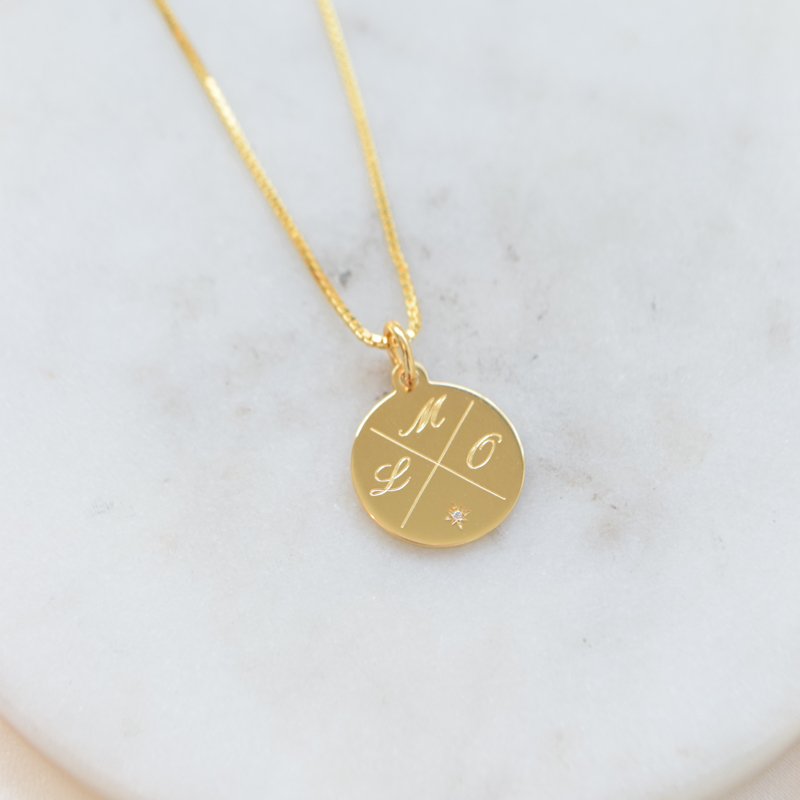 "Precious" amulet i 18k forgyldt sterling s�lv med kryds gravering 