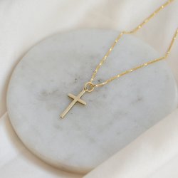 "Promise" halsk�de i 18k forgyldt sterling s�lv med klassisk kors vedh�ng