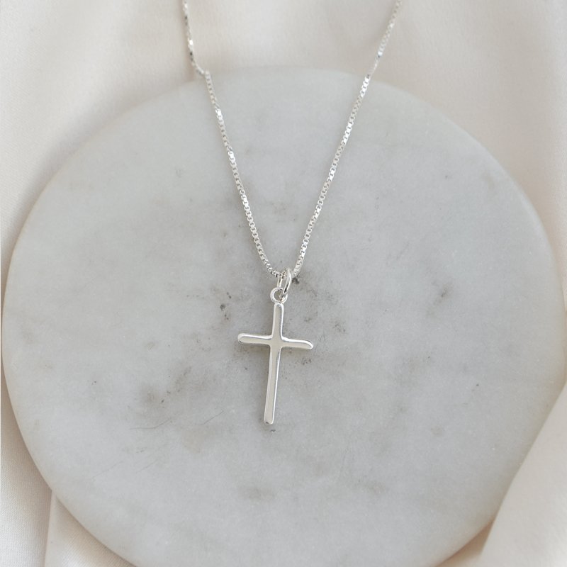 "Promise" halsk�de i sterling s�lv med klassisk kors vedh�ng