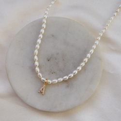 "Rosie" ekte perlekjede med ditt personlige gullbokstav