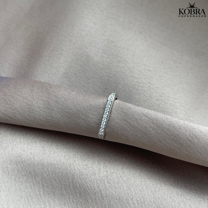 "Kati" Slv earcuff med sten