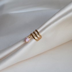 "Savannah" earcuff i 18k gullbelagt s�lv med lyserosa hjerteformet zirkonia