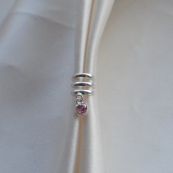 "Savannah" earcuff i s�lv med lyserosa hjerteformet zirkonia