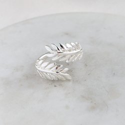 "Scarlett" ring i sterling s�lv med blade