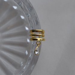 "Sena" earcuff med dr�peformet zirkonia i 18k gullbelagt