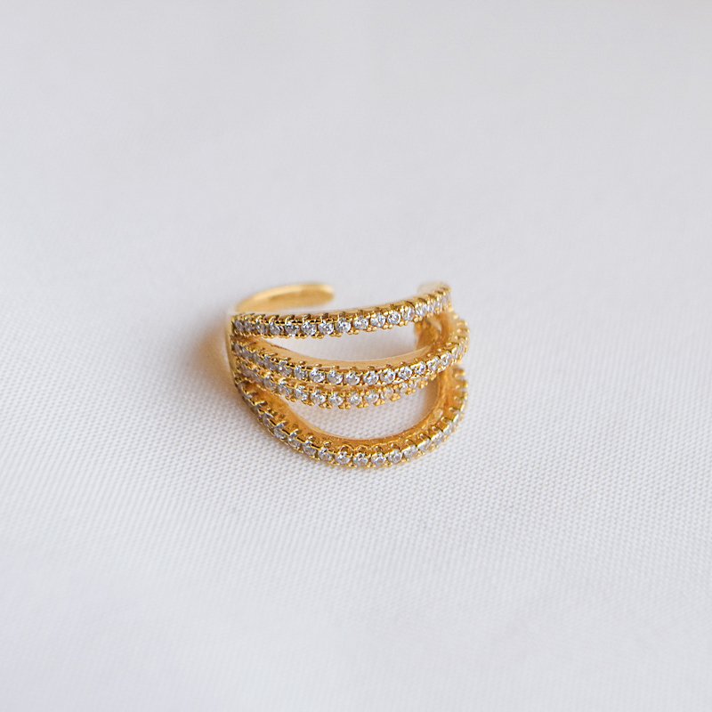 "Shine" earcuff i 18k forgylt sterlings�lv med zirkonia.