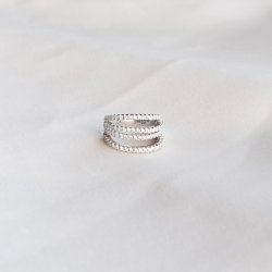 "Shine" earcuff i sterlings�lv med zirkonia.