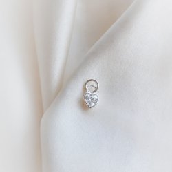 Shy - silverhj�rta med sten