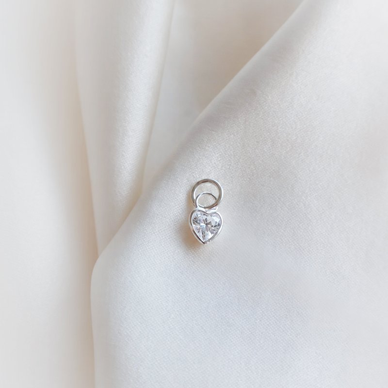 Shy - silverhj�rta med sten