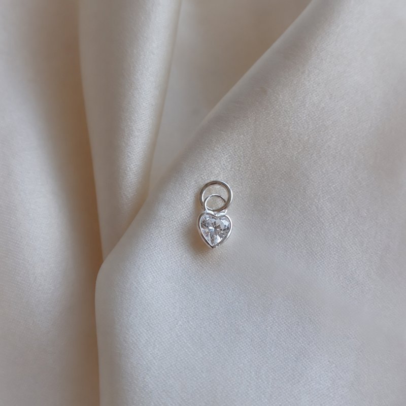 Shy - silver heart with stone